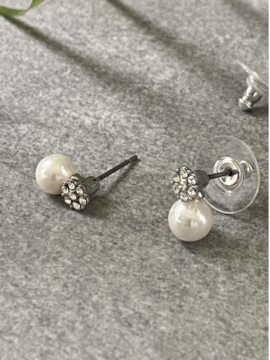 Earrings WHITE DAY 2