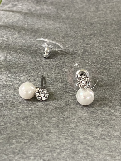 Earrings WHITE DAY 1